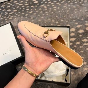 GUCCI PALE PINK SLIDES